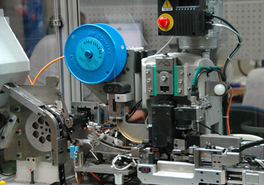 HSCS (High-speed Splice Crimping Station)  Semi-automatic stripping and splice crimping for connectors and wires